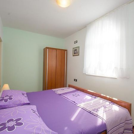 Apartments Jerkunica Rogoznica  Pokoj fotografie