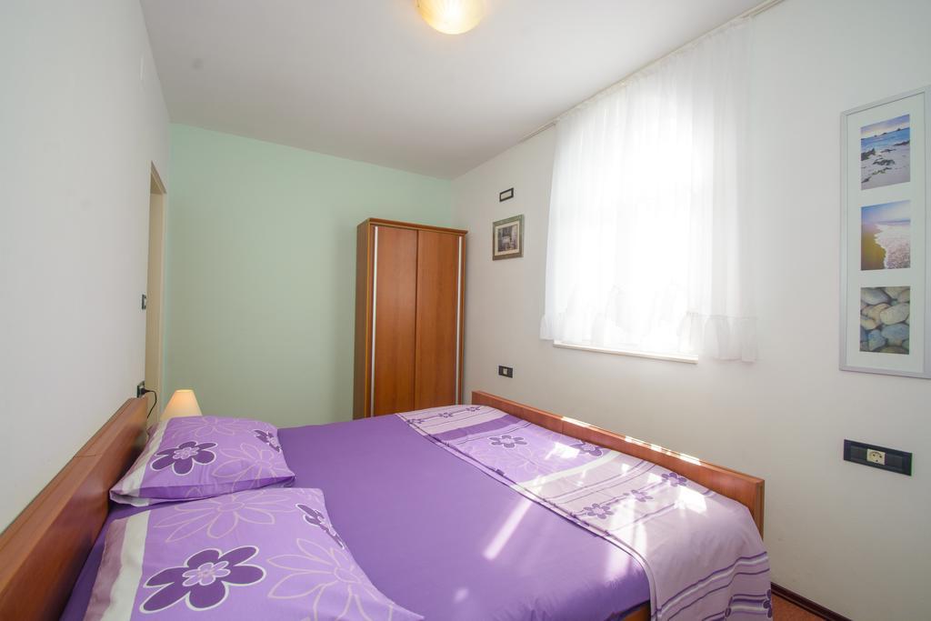 Apartments Jerkunica Rogoznica  Pokoj fotografie