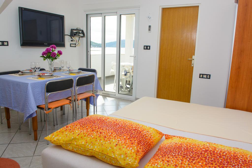 Apartments Jerkunica Rogoznica  Pokoj fotografie